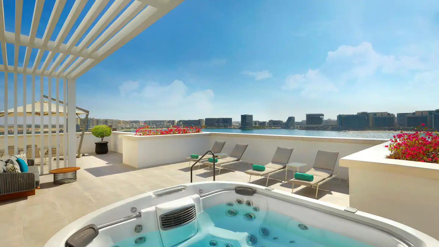 Hilton Abu Dhabi Yas Island Royal Suite Jacuzzi